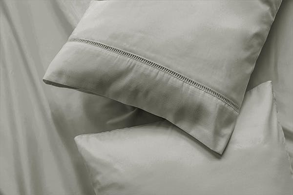 Parure de lit blanche en coton