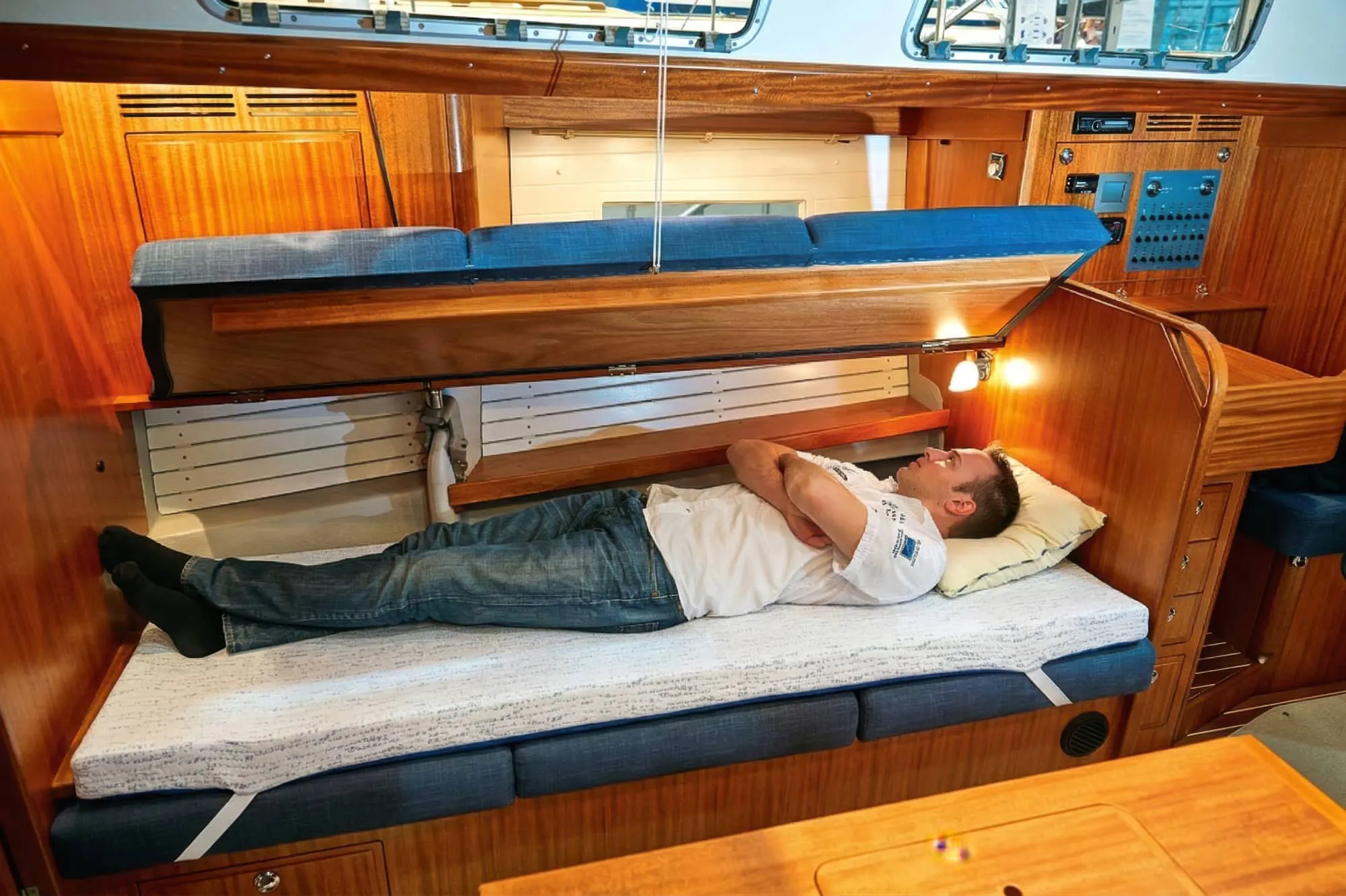 Mattress topper for boat cabin